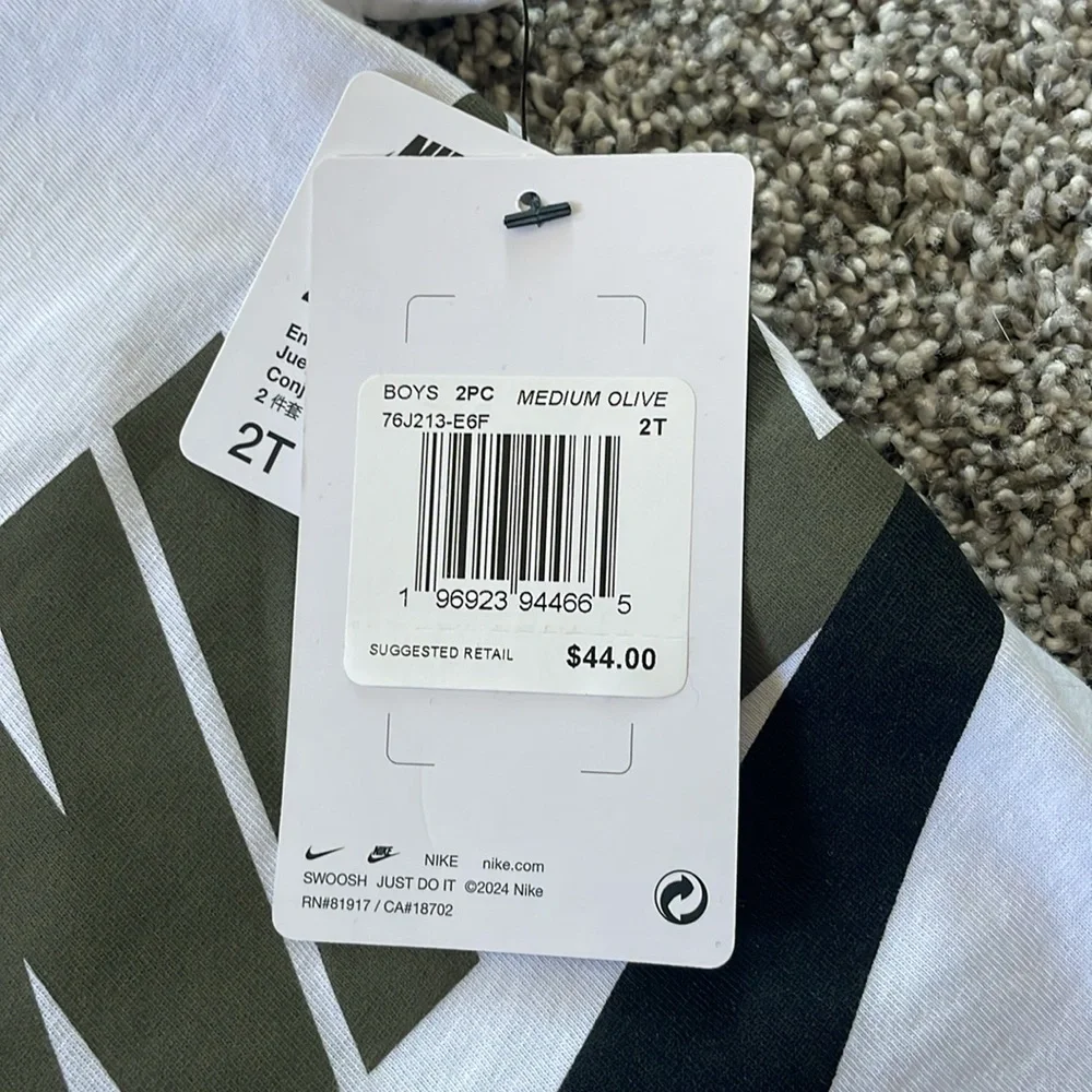 NEW! NIKE WHITE AND GREEN 2-PIECE T-SHIRT & SHORTS SET. SIZE 2T. BOYS. - Picture 8 of 8